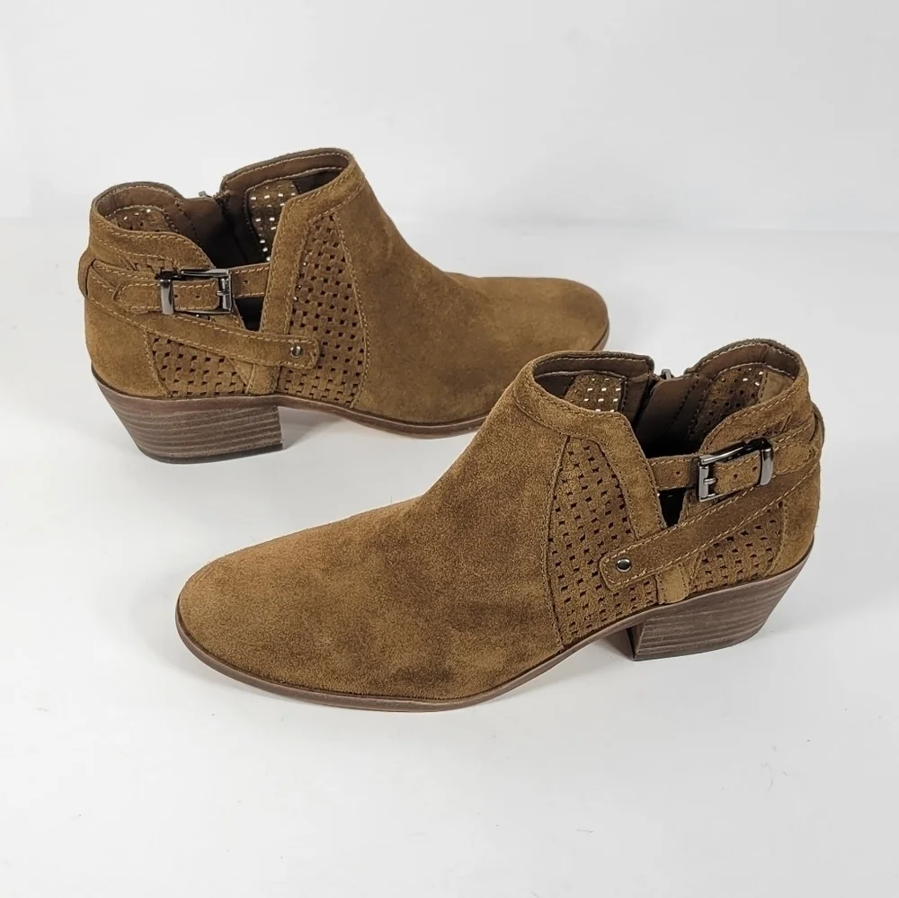Vince Camuto Suede Booties #349 Size 9.5M